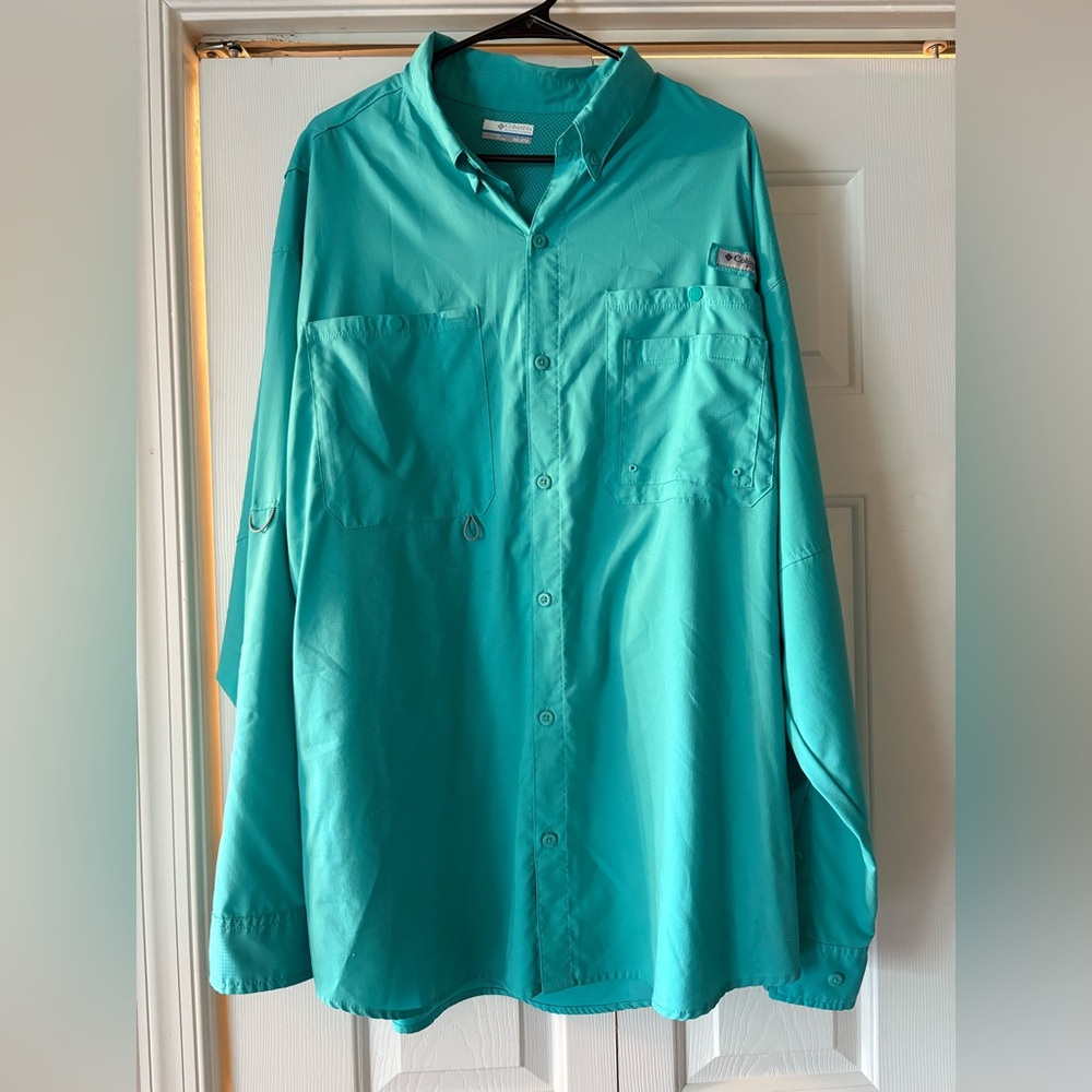 Men’s Columbia shirt